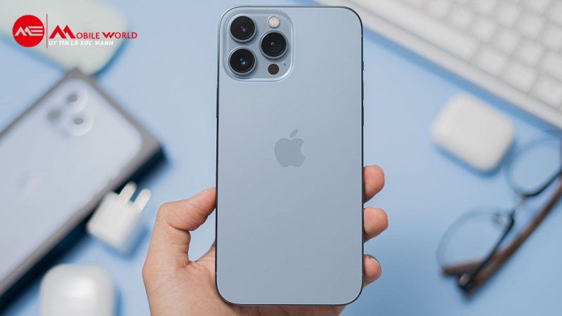 iPhone c&oacute; kiểu d&aacute;ng unisex ph&ugrave; hợp với cả nam v&agrave; nữ
