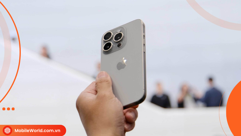 iphone-15-xam-titan-co-dep-khong-hinh-anh-thuc-te-gia-ban-4