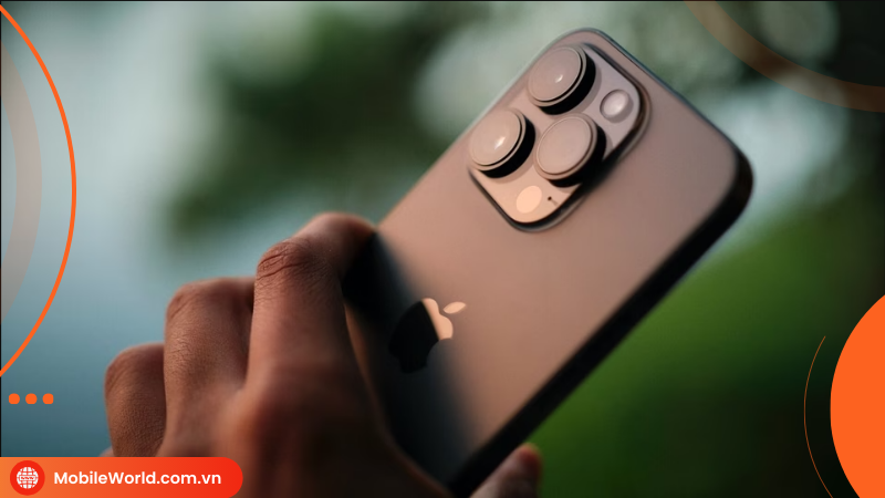 iphone-15-xam-titan-co-dep-khong-hinh-anh-thuc-te-gia-ban-8