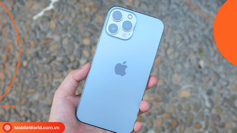 iphone-13-pro-max-xanh-duong-xanh-la-chon-mau-nao-hop-2