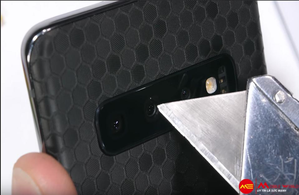 Cảm biến vân tay siêu âm của Galaxy S10 vẫn sẽ dùng được sau khi xước nặng?