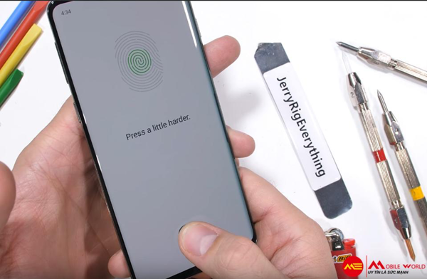 Cảm biến vân tay siêu âm của Galaxy S10 vẫn sẽ dùng được sau khi xước nặng?