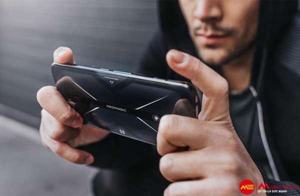 Game thủ nên chọn Nubia Play 5G hay Nubia Red Magic 5G