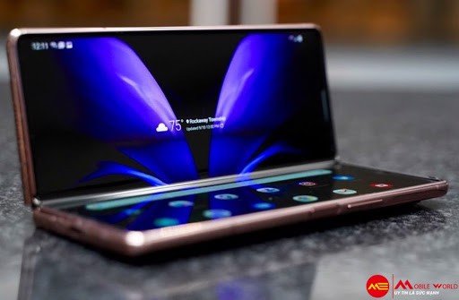 N&ecirc;n chọn Samsung Galaxy Z Fold 2 hay Galaxy Fold?