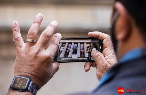 So kè thiết kế, cấu hình iPhone 12 Pro và Note 20 Ultra
