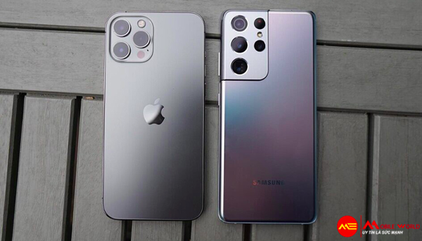 So s&aacute;nh đ&aacute;nh gi&aacute; iPhone 12 Pro Max v&agrave; Galaxy S21 Ultra