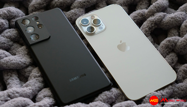 So s&aacute;nh đ&aacute;nh gi&aacute; iPhone 12 Pro Max v&agrave; Galaxy S21 Ultra