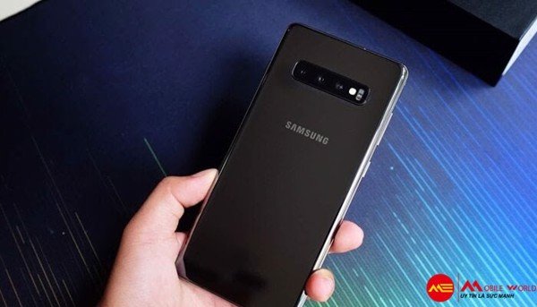 So sánh Galaxy S10 Plus mặt gốm và Galaxy S9 Plus