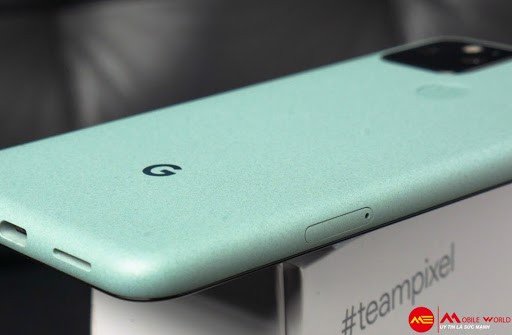 Tr&ecirc;n tay Google Pixel 5 5G: Camera k&eacute;p - Chống nước IP68