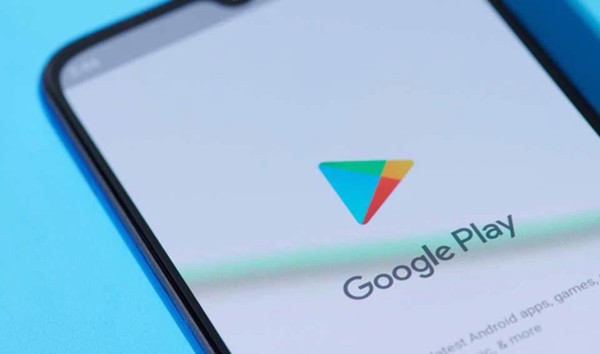 Mở Google Play Store/ CH Play trên điện thoại hoặc máy tính bảng Android của bạn. Đăng nhập tài khoản Google mà bạn đã dùng trước đó
