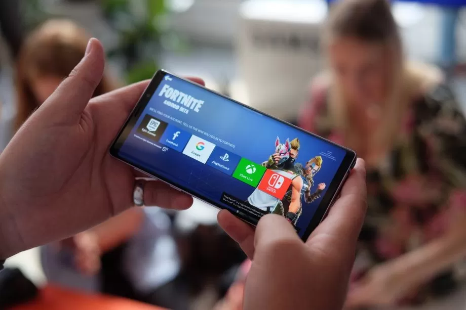 Gợi ý 5 mẫu điện thoại 2 sim pin trâu cho Fan Samsung