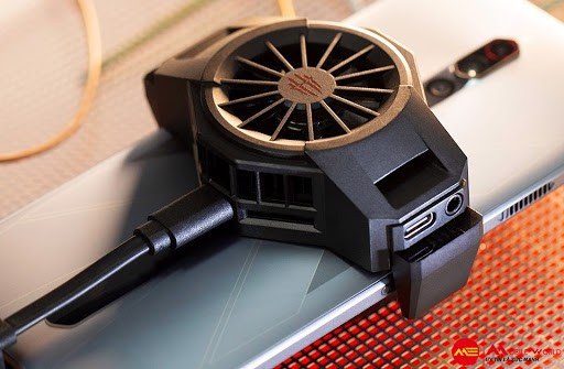 Chi Tiết Màn Hình Của Gaming Phone ZTE Nubia Red Magic 5S
