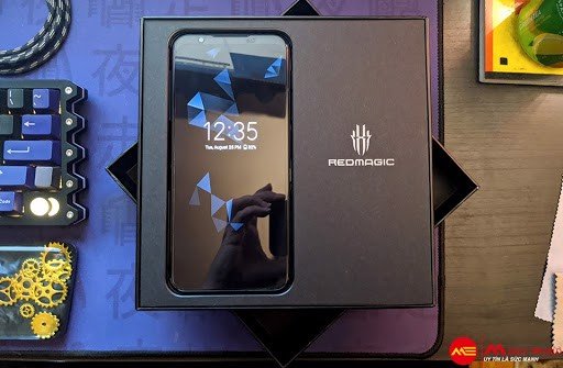 Chi Tiết Màn Hình Của Gaming Phone ZTE Nubia Red Magic 5S
