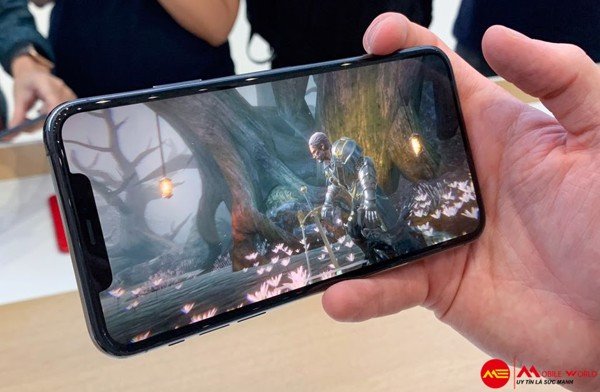 Tổng quan đánh giá iPhone pro max dưới góc độ chuyên gia và khách hàng tiêu dùng