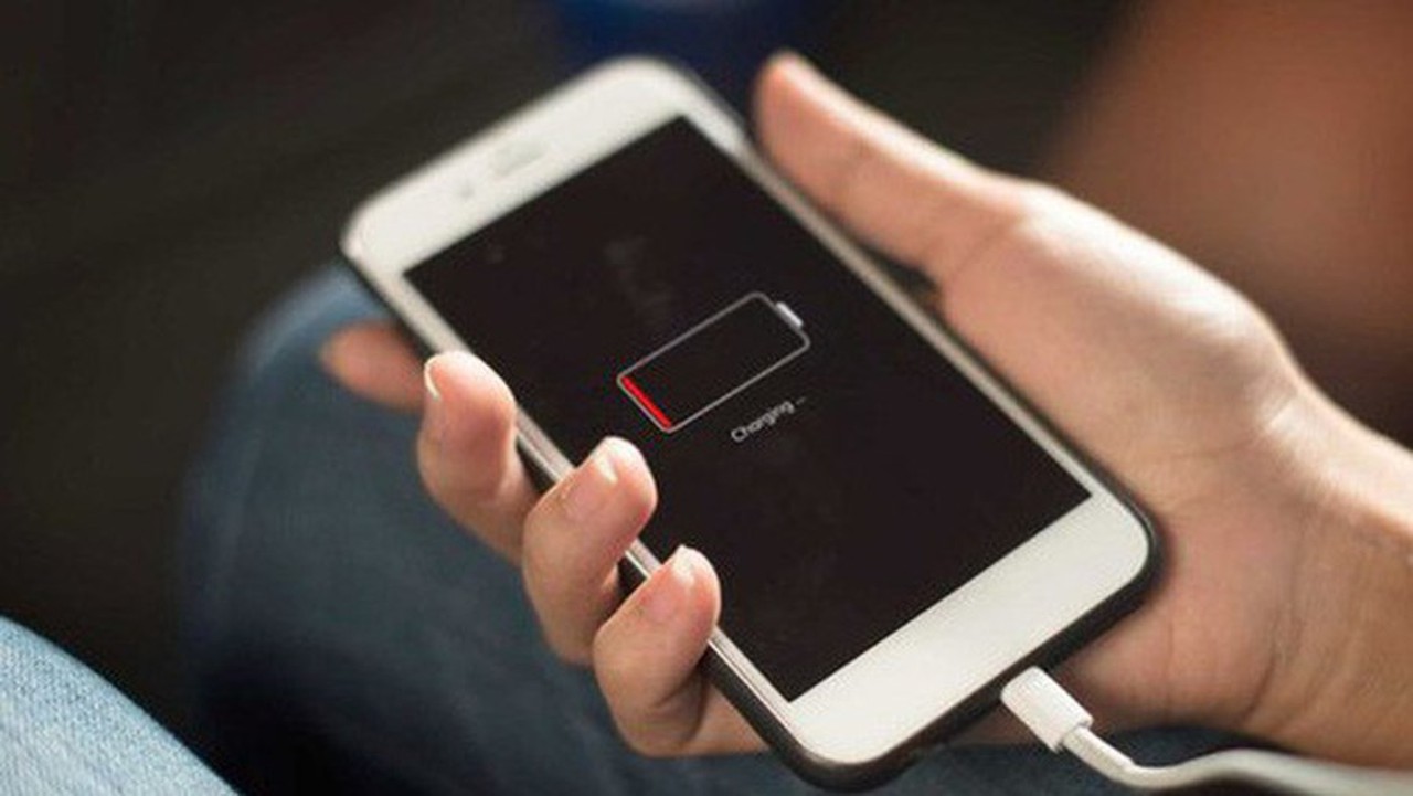 Khắc phục lỗi không sạc được pin điện thoại iPhone chỉ trong 3 phút