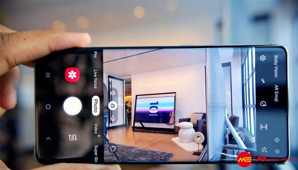 So sánh chi tiết iPhone XS Max và Samsung Galaxy S10