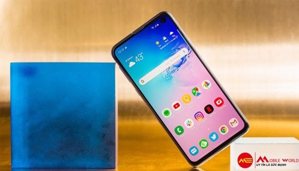 So s&aacute;nh thiết kế, hiệu năng Note 20 Ultra v&agrave; Galaxy S10e