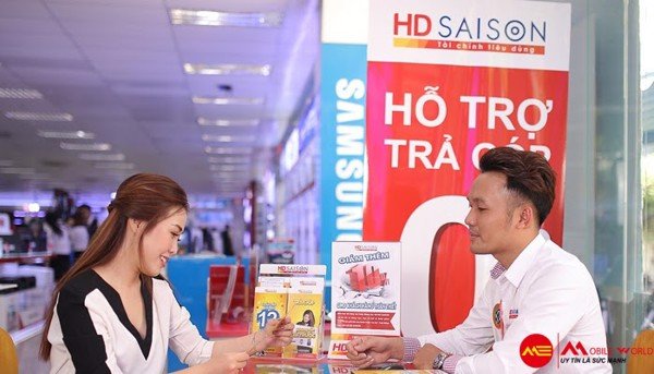 N&ecirc;n chọn ng&acirc;n h&agrave;ng n&agrave;o để mua trả g&oacute;p điện thoại?