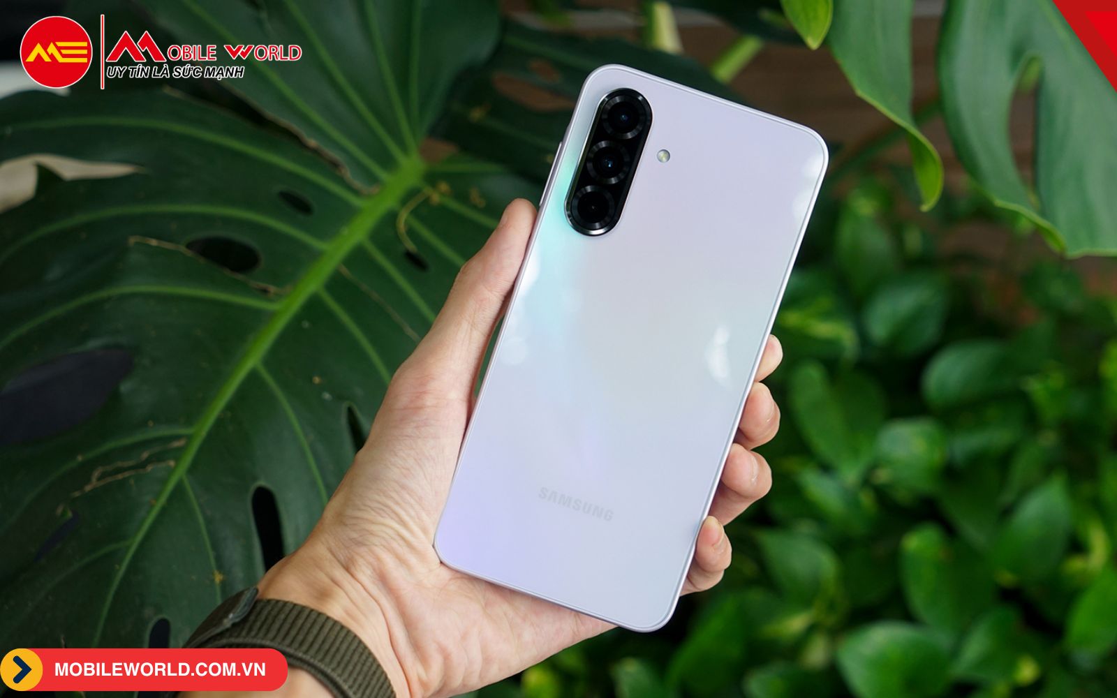 Điện thoại m&agrave;n h&igrave;nh nhỏ pin tr&acirc;u Samsung Galaxy A36
