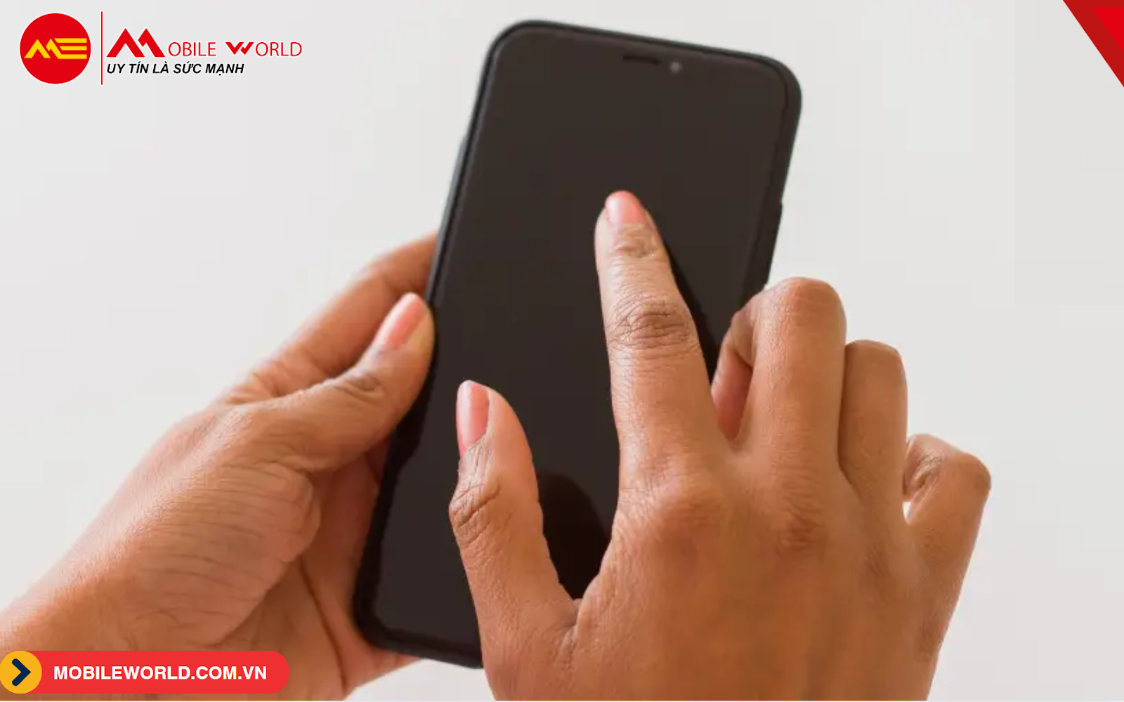 loi-man-hinh-dien-thoai-bi-den-nhung-van-chay-cach-khac-phuc-nhanh-hieu-qua-02-mobileworld-com-vn