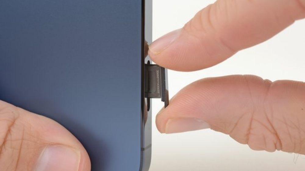 iPhone 2 SIM thị trường Trung Quốc bị giới hạn t&iacute;nh năng