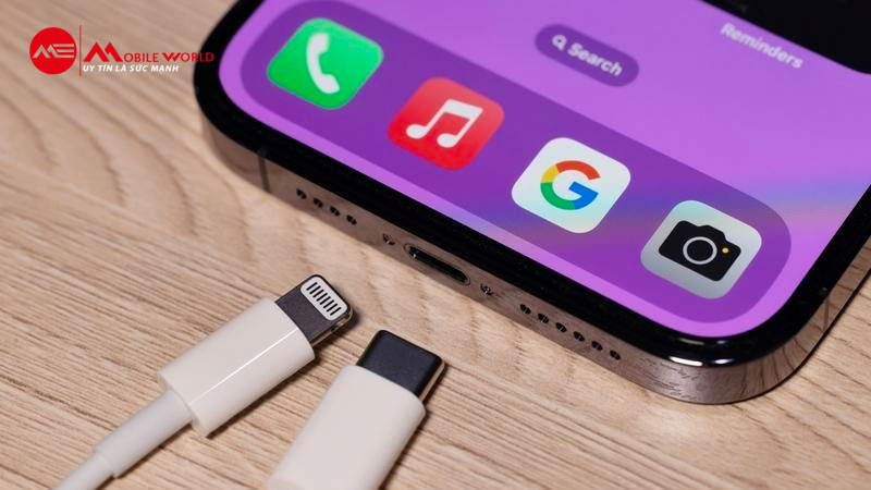 iPhone 15 chuyển cổng Lightning độc quyền của m&igrave;nh sang cổng USB-C.