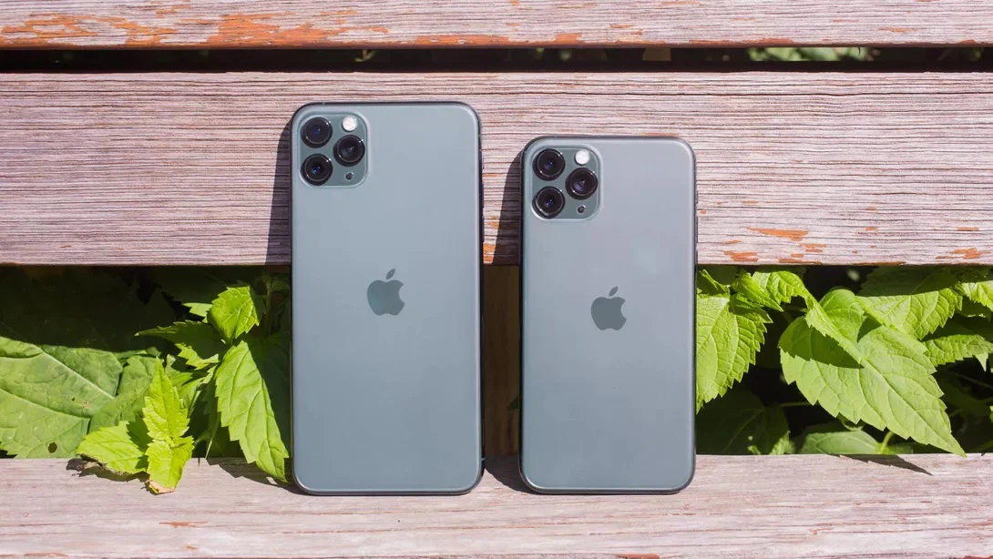 Ch&acirc;n dung 2 chiếc điện thoại iPhone 11 Pro v&agrave; iPhone 11 Pro Max