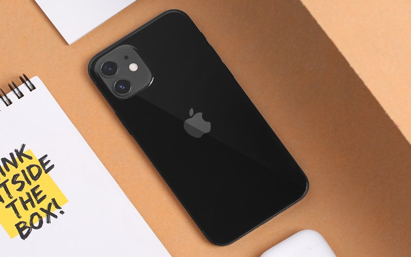 iPhone 12 màu đen huyền bí