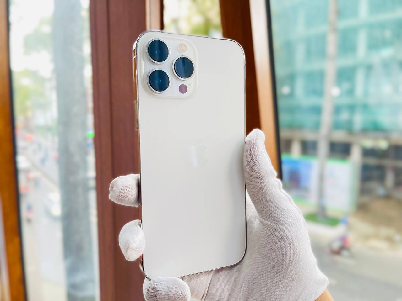 iPhone 13 Pro cũ l&agrave; giải ph&aacute;p hữu &iacute;ch cho những iFan nhưng gặp kh&oacute; khăn về t&agrave;i ch&iacute;nh