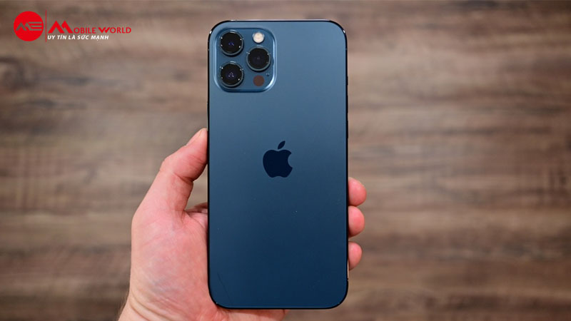 iPhone 12 Pro Max với mức gi&aacute; giảm xuống chỉ hơn 13 triệu đồng.