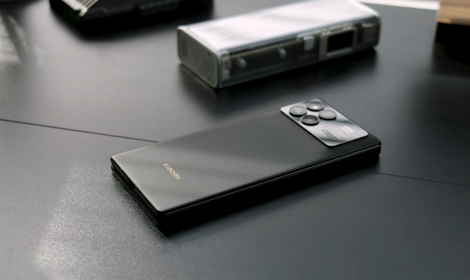 review-xiaomi-mix-fold-3-dien-thoai-gap-nhe-mong-manh-hon-6