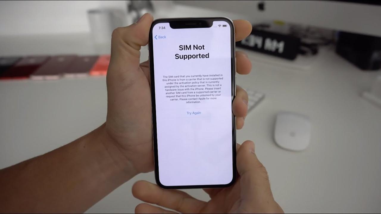 Đối với iPhone 12 bản Lock, việc mở kh&oacute;a sẽ kh&aacute; kh&oacute; khăn v&agrave; c&oacute; thể dẫn đến t&igrave;nh trạng kh&oacute;a SIM
