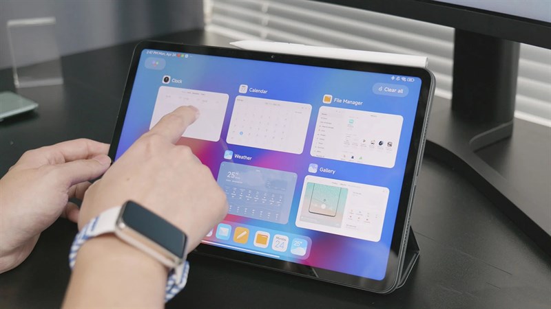 Với hệ điều h&agrave;nh MIUI for Pad, dựa tr&ecirc;n Android, Xiaomi Pad 6 Pro cung cấp truy cập đa dạng v&agrave;o Google Play Store v&agrave; h&agrave;ng ng&agrave;n ứng dụng