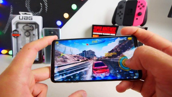 Cùng mức giá và cấu hình bạn chọn Sony hay LG