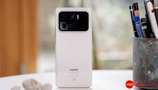Đ&aacute;nh gi&aacute; Xiaomi Mi 11 Ultra - camera hầm hố với m&agrave;n h&igrave;nh phụ