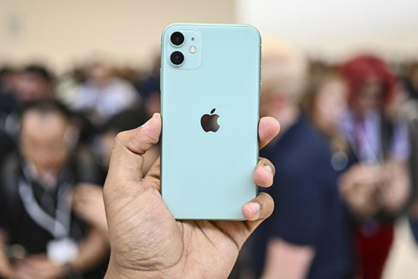 review-dien-thoai-iphone-mau-xanh-cuc-ki-chi-tiet-2