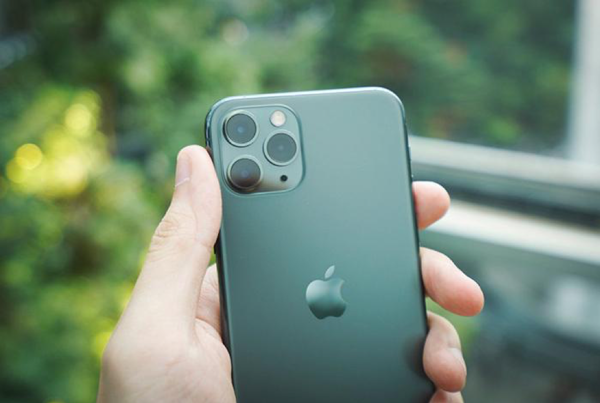 review-dien-thoai-iphone-mau-xanh-cuc-ki-chi-tiet-4