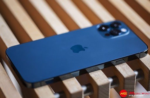 So S&aacute;nh Thời Lượng Pin Của Note 20 V&agrave; iPhone 12