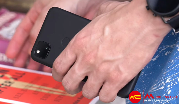 Đ&aacute;nh gi&aacute; Google Pixel 4a: Gọn nhẹ - Gi&aacute; rẻ - Mạnh mẽ