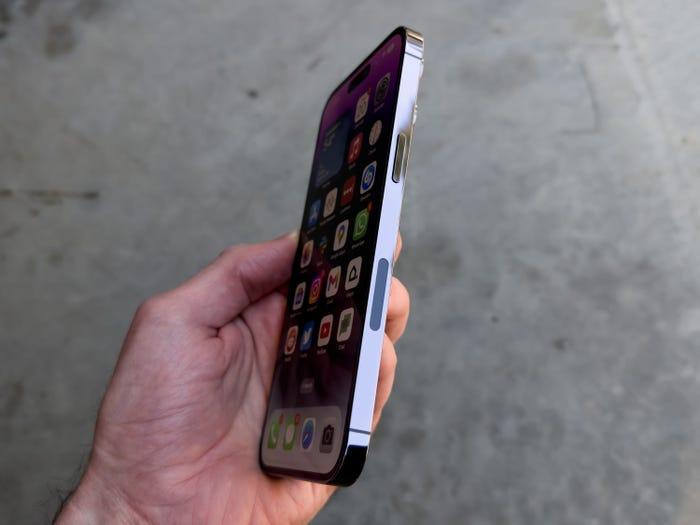 dau-la-chiec-dien-thoai-iphone-dang-mua-nhat-2023-9