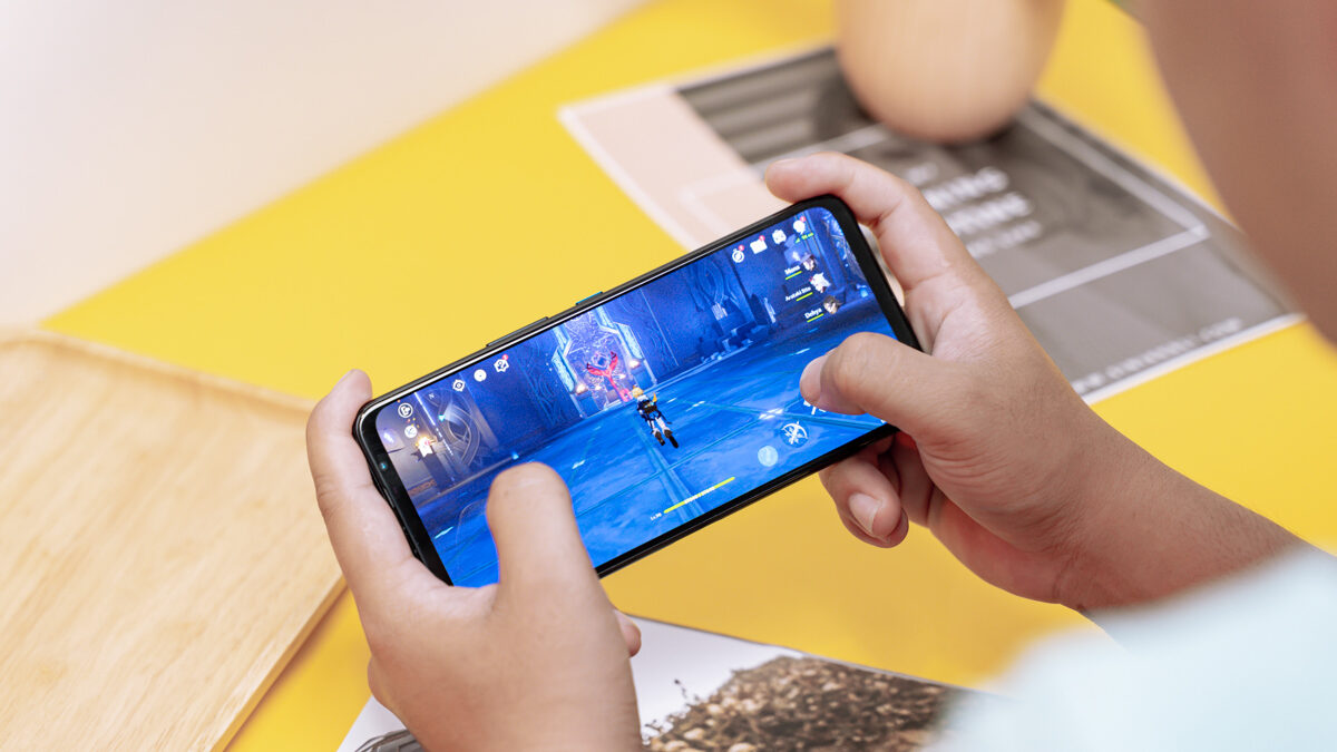 xiaomi-13-pro-choi-game-tot-khong-so-sanh-voi-rog-phone-7-1