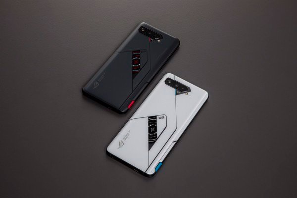 Rog-phone-5-ultimate-1