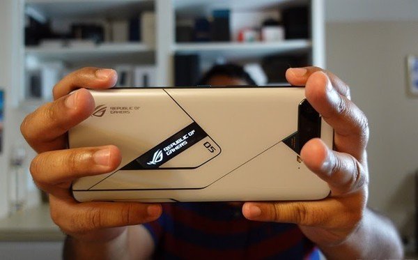 Rog-phone-5-ultimate-3