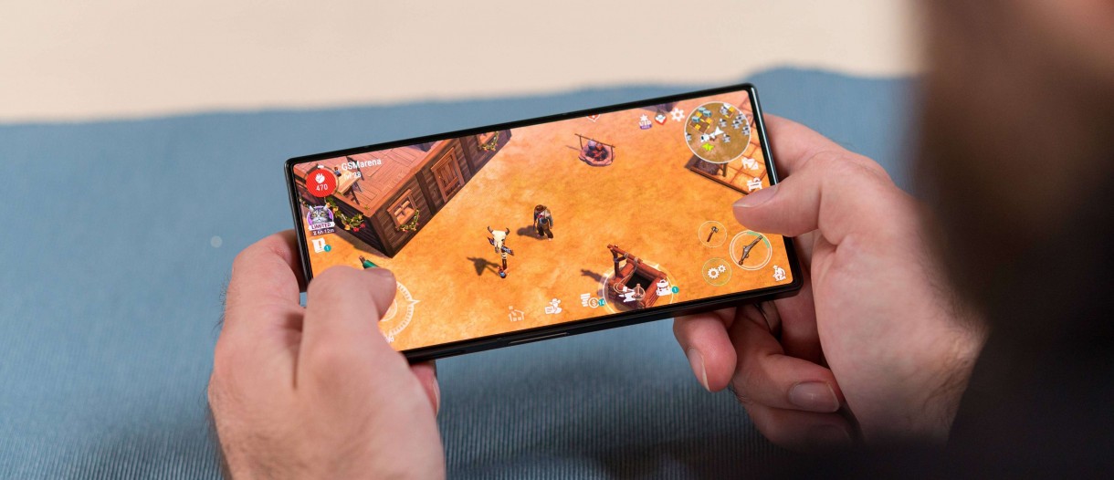 Hiệu năng được gánh bởi con chip Qualcomm mạnh mẽ.