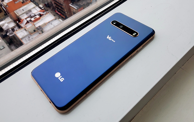 Điện thoại LG V60 ThinQ | Thiết kế quen thuộc