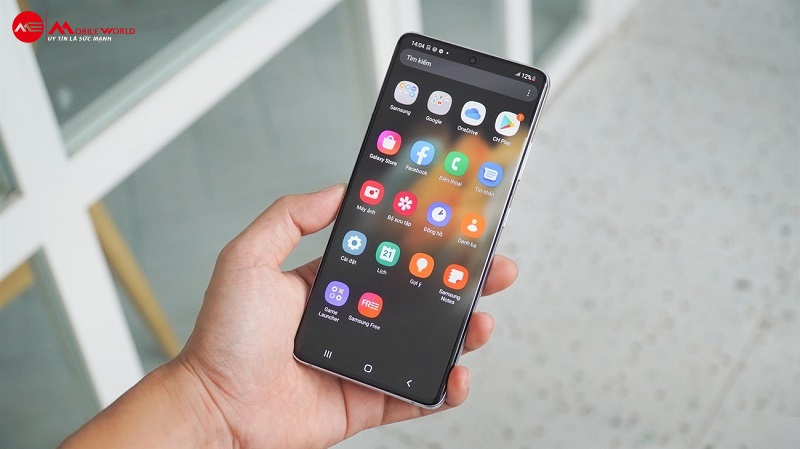 Bạn n&ecirc;n c&acirc;n nhắc chọn c&aacute;c mẫu m&aacute;y c&oacute; bộ nhớ từ 64 GB trở l&ecirc;n c&ugrave;ng với khả năng sạc nhanh